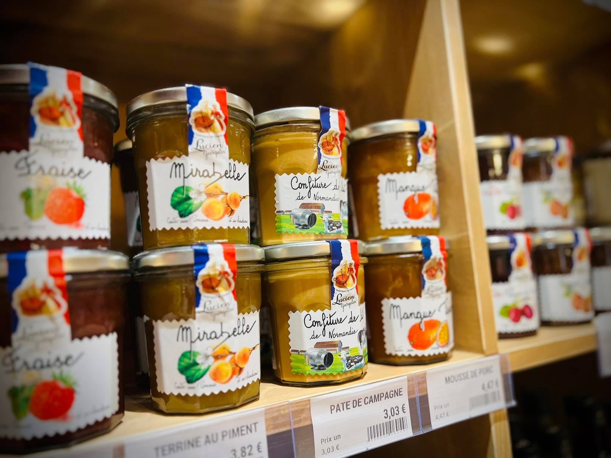 Bocaux de confitures artisanales : Mirabelle, Fraise, Mangue, Griotte